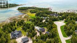 Over 1.5 acres of nature and privacy! - 