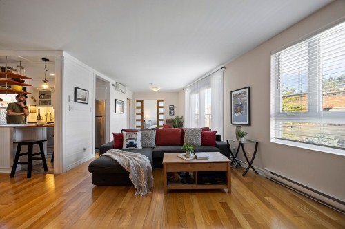 Salon - 3723 Boul. Lasalle, Montréal (Verdun/Île-Des-Soeurs), QC 