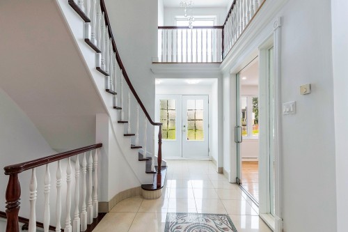 Escalier - 97 Rue Chatillon, Dollard-Des-Ormeaux, QC 