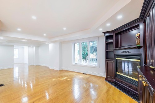 Salle familiale - 97 Rue Chatillon, Dollard-Des-Ormeaux, QC 