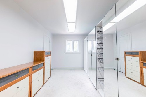 Penderie (Walk-in) - 97 Rue Chatillon, Dollard-Des-Ormeaux, QC 