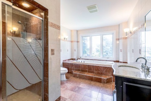 Salle de bains - 97 Rue Chatillon, Dollard-Des-Ormeaux, QC 