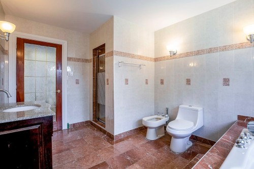 Salle de bains - 97 Rue Chatillon, Dollard-Des-Ormeaux, QC 