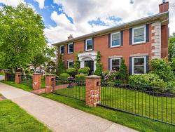 2 Wendover Close  Halifax Regional Municipality, NS B3M 4E8