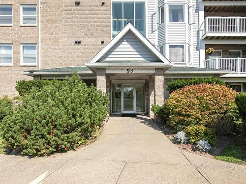 308 93 Kearney Lake Road, Halifax, NS 