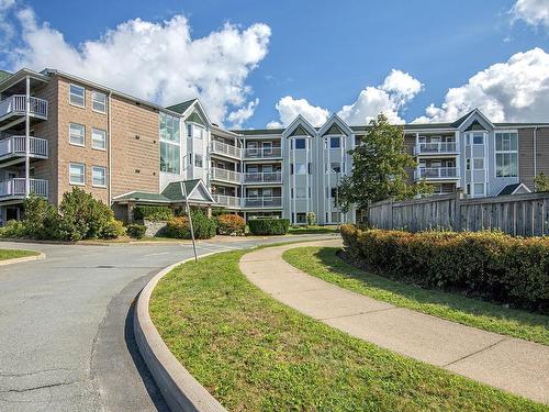 308 93 Kearney Lake Road, Halifax, NS 