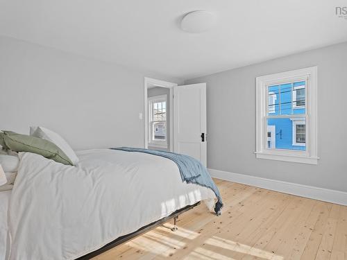 55 Lawrence Street, Lunenburg, NS 
