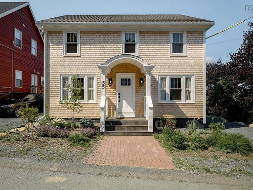 55 Lawrence Street, Lunenburg, NS 