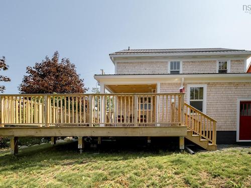 55 Lawrence Street, Lunenburg, NS 