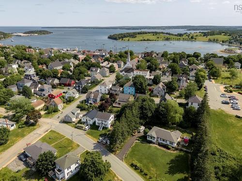 55 Lawrence Street, Lunenburg, NS 