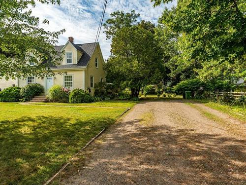 61 Connaught Avenue, Middleton, NS 