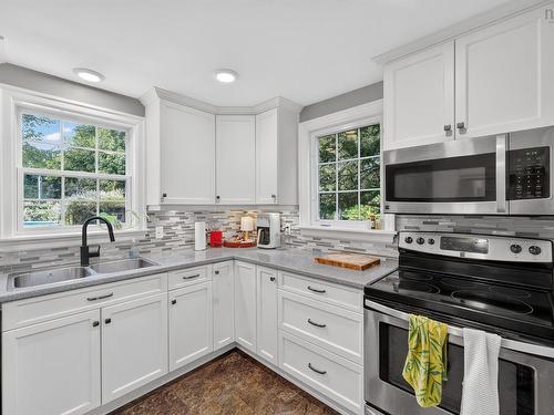 61 Connaught Avenue, Middleton, NS 
