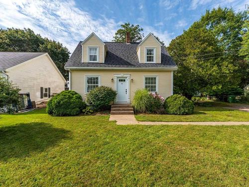 61 Connaught Avenue, Middleton, NS 