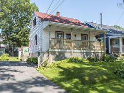 2709 Connolly Street  Halifax, NS B3L 3M7