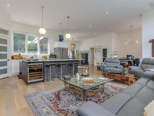 8 First Avenue, Bedford, NS 