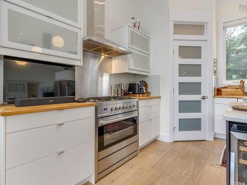 8 First Avenue, Bedford, NS 