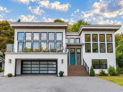 8 First Avenue Bedford, NS B4A 1Z4
