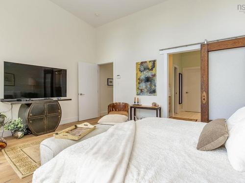 8 First Avenue, Bedford, NS 