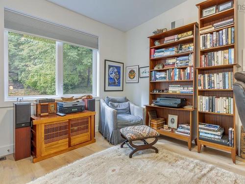 8 First Avenue, Bedford, NS 
