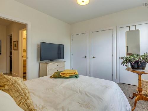 8 First Avenue, Bedford, NS 