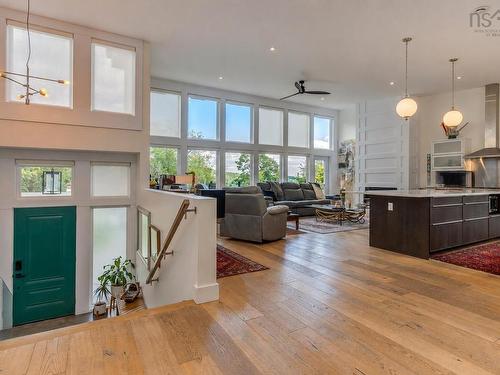 8 First Avenue, Bedford, NS 