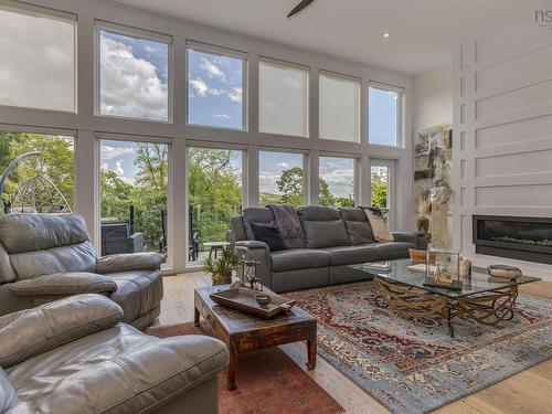 8 First Avenue, Bedford, NS 