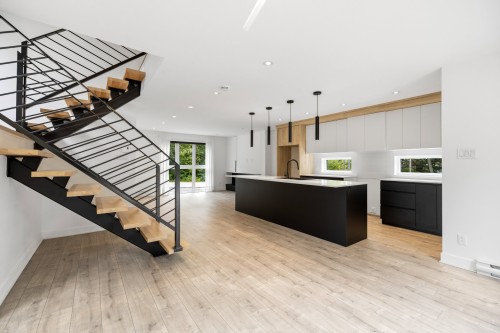 Staircase - 596 Rue Beauregard, Sainte-Agathe-Des-Monts, QC 