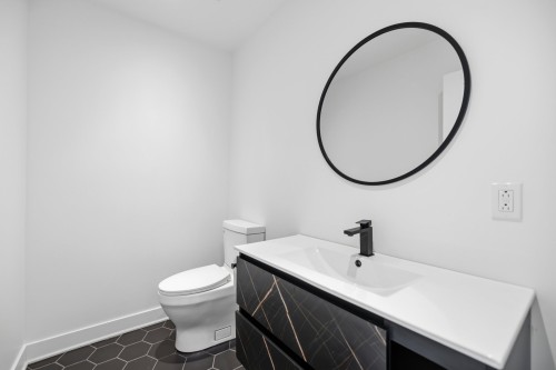 Powder room - 596 Rue Beauregard, Sainte-Agathe-Des-Monts, QC 