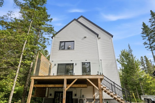 Back of Structure - 596 Rue Beauregard, Sainte-Agathe-Des-Monts, QC 