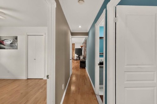 Passageway - 226 Rue Houde, Saint-Eustache, QC 