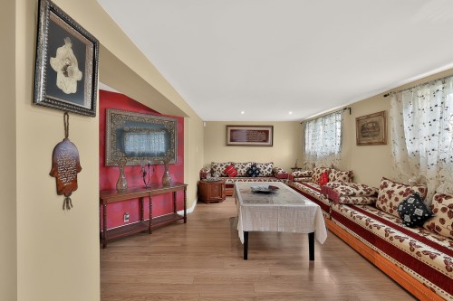 Den - 226 Rue Houde, Saint-Eustache, QC 