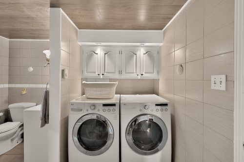 Laundry - 226 Rue Houde, Saint-Eustache, QC 