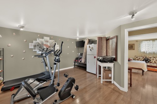 Exercise Room - 226 Rue Houde, Saint-Eustache, QC 