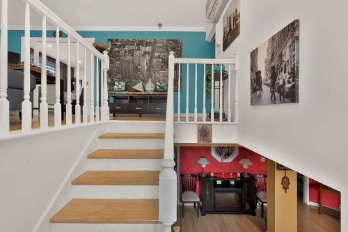 Mud Room - 226 Rue Houde, Saint-Eustache, QC 