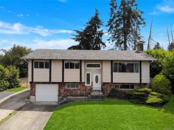 156 Moss Ave  Parksville, BC V9P 1L7