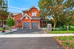42 BLACKFRIAR AVENUE  Whitby, ON L1M 1E4