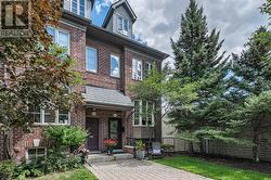 9 - 265 VAN DUSEN BOULEVARD  Toronto, ON M8Z 3J2