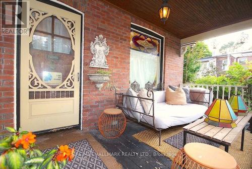 UPPER - 91 IVY AVENUE , Toronto, Ontario M4L 2H8 2