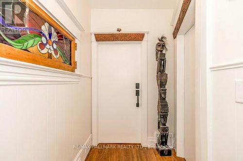 UPPER - 91 IVY AVENUE , Toronto, Ontario M4L 2H8 3