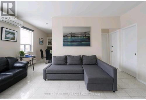 2ND FLOOR - 3199 DUFFERIN STREET , Toronto, Ontario M6A 2T2 5