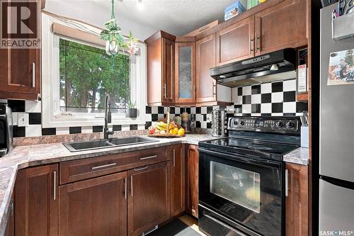 1423 Junor Avenue, Saskatoon, SK 
