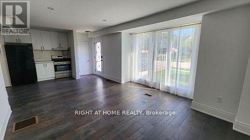 82 ELLINGTON DRIVE , Toronto, Ontario M1R 3Y1 3