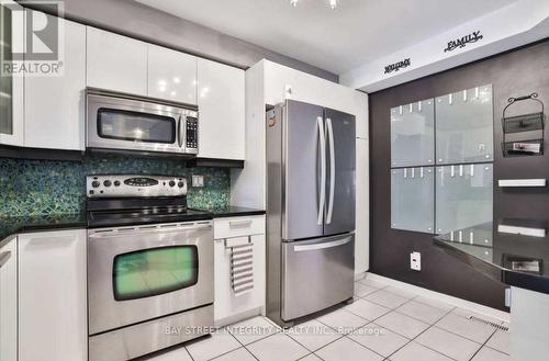 2054 GLENHAMPTON ROAD , Oakville, Ontario L6M 3T9 4