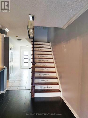 2054 GLENHAMPTON ROAD , Oakville, Ontario L6M 3T9 5