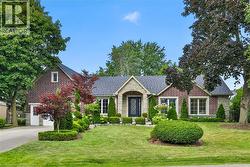 273 SAVOY Crescent Oakville, ON L6L 1Y2