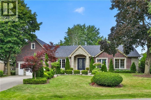 273 SAVOY Crescent  Oakville, ON L6L 1Y2