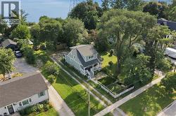 285 BEACH Boulevard  Hamilton, ON L8H 6V8