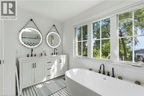 285 Beach Boulevard, Hamilton, ON 