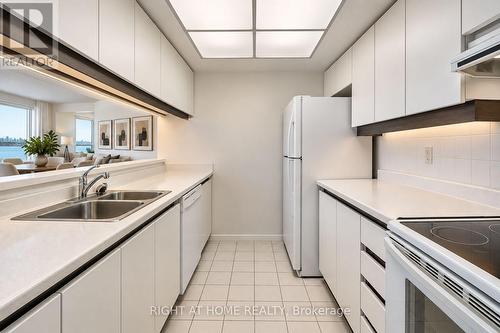 3110 - 77 Harbour Square, Toronto, ON 