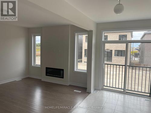 2175 COPPERMINE STREET , Oshawa, Ontario L1L 0T1 4